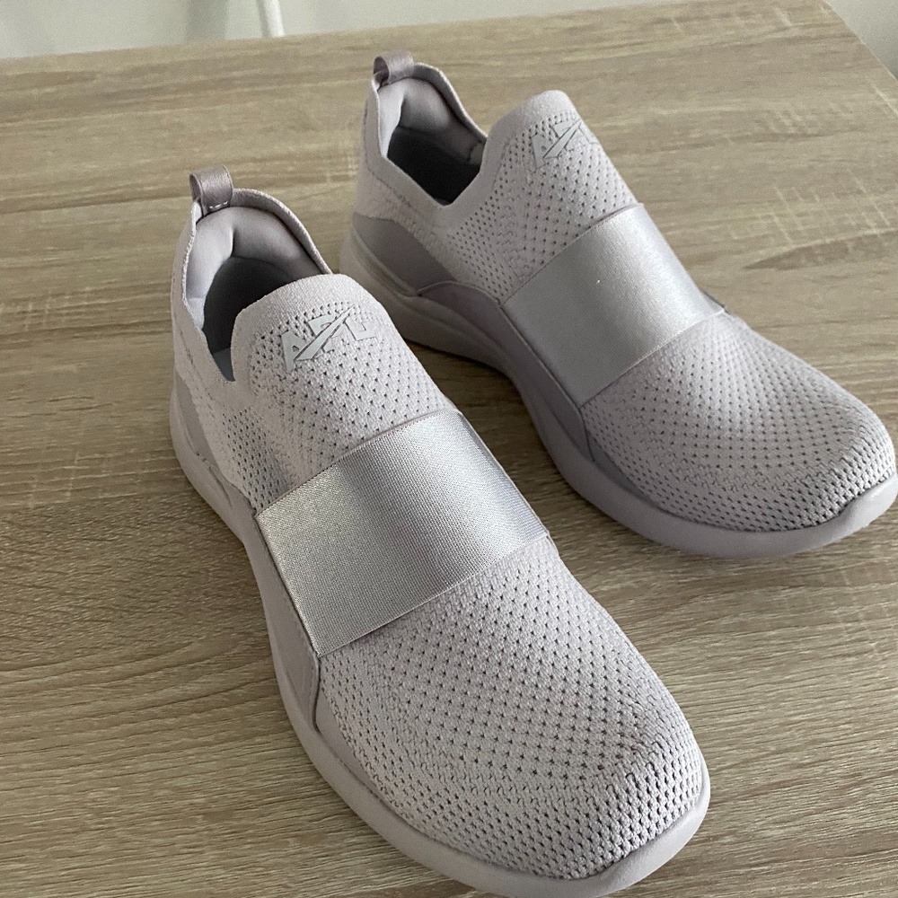 APL Bliss Light Silver/White Shoes - Size 9